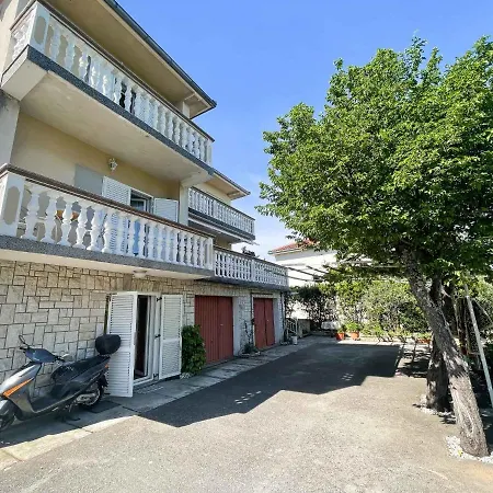 Appartement In 42072 Jadranovo