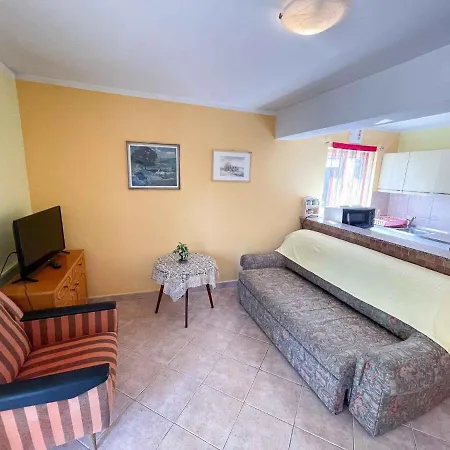 In 42072 Appartement Jadranovo